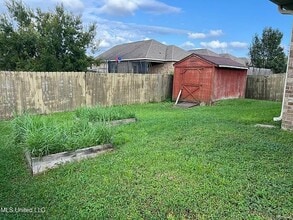 17034 Date Palm Dr in D'Iberville, MS - Foto de edificio - Building Photo