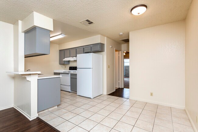 Minnewawa Apartments in Clovis, CA - Foto de edificio - Interior Photo