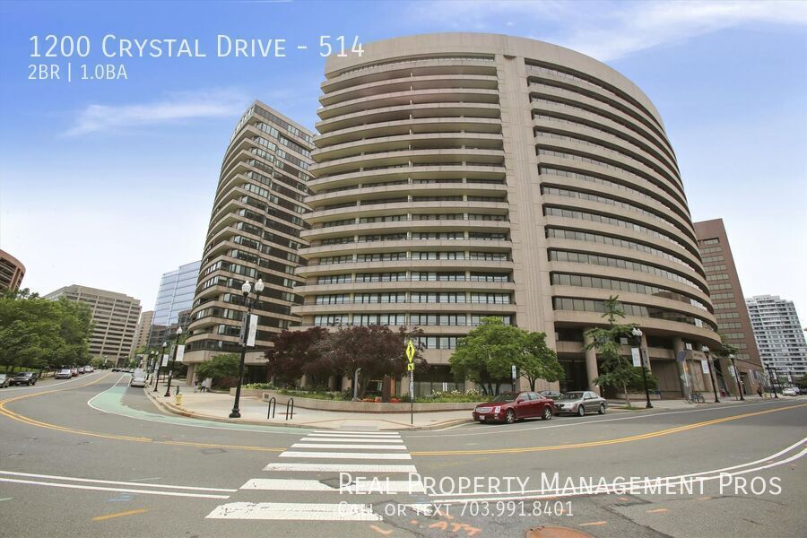 1200 Crystal Dr in Arlington, VA - Foto de edificio