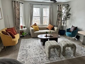 800 37th Ave NE, Unit 2 in Minneapolis, MN - Building Photo - Building Photo