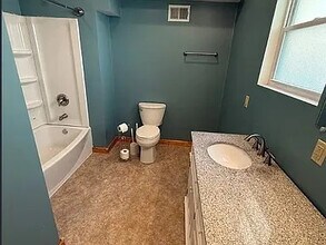 635 Valley St in Oakmont, PA - Building Photo - Building Photo