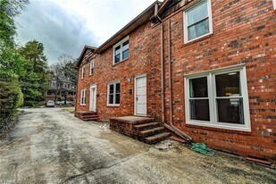 115 S Mendenhall St in Greensboro, NC - Building Photo