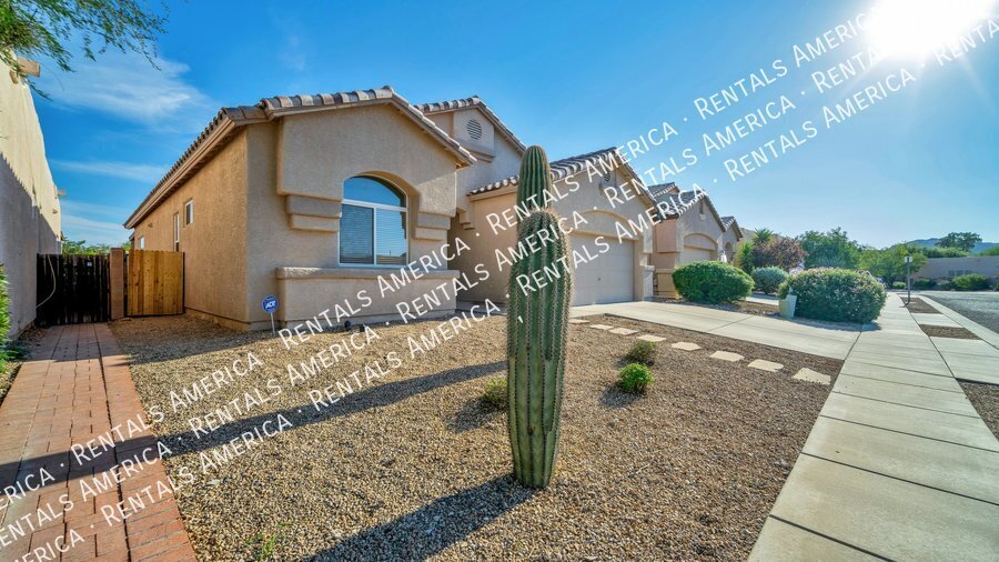 76 N Desert Stream Dr in Tucson, AZ - Building Photo