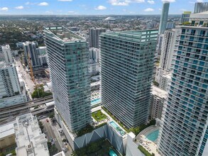 79 SW 12th St, Unit 2001-S in Miami, FL - Foto de edificio - Building Photo