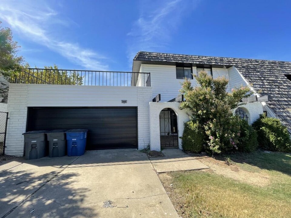 6114 S Lakewood Ave in Tulsa, OK - Building Photo