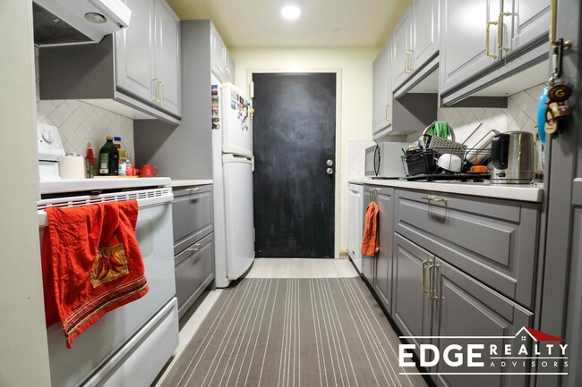 52 Silver Hill Ln, Unit 2