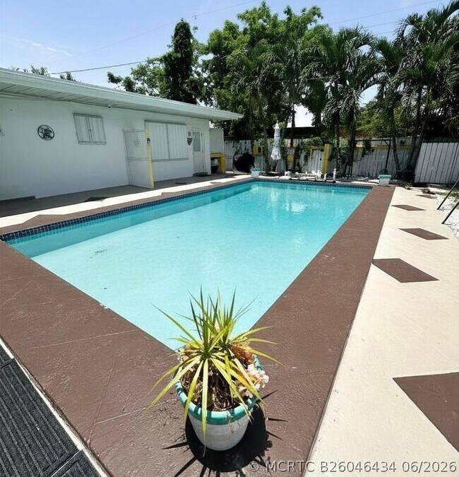 property at 825 NE 6th St