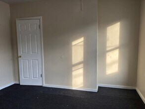 32 Hillman St in Paterson, NJ - Building Photo - Building Photo