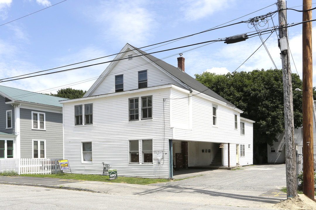 21-23 Washington St in Augusta, ME - Foto de edificio