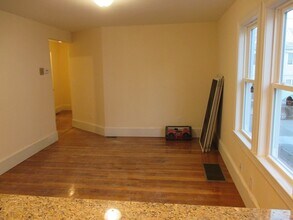 78 Ten Hills Rd, Unit 1 in Somerville, MA - Building Photo - Building Photo