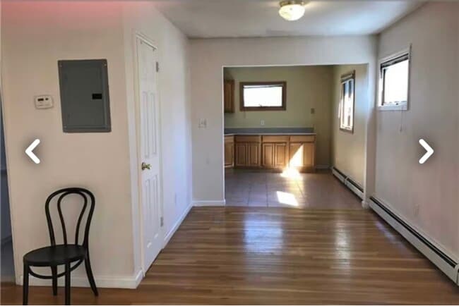 28 Rocco Dr, Unit Accessory Apt in East Northport, NY - Building Photo - Building Photo