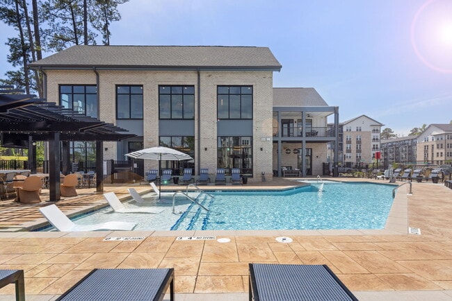 Alta Ivy in Cary, NC - Foto de edificio - Building Photo