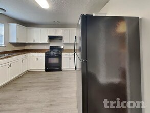 3525 Brookstone Way in Union City, GA - Building Photo - Building Photo