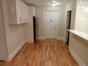 109-20 Queens Blvd in Queens, NY - Building Photo - Building Photo