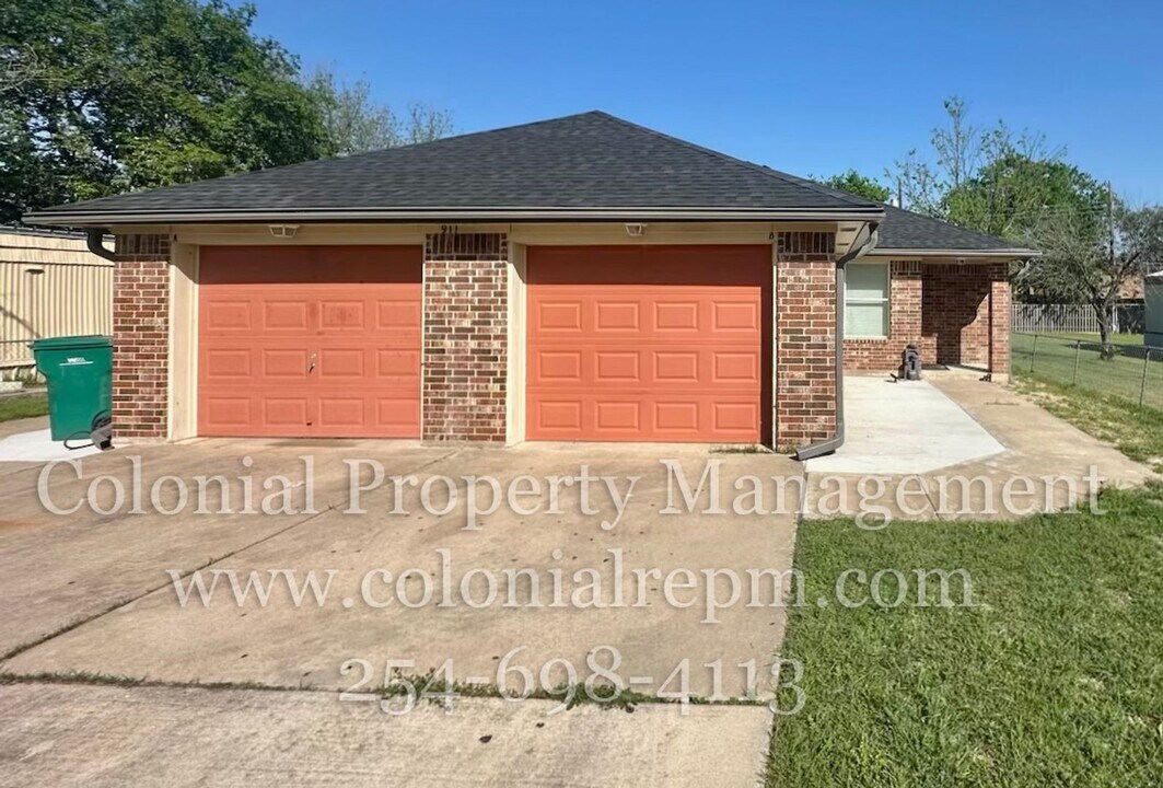 911 Travis Ln in Harker Heights, TX - Foto de edificio
