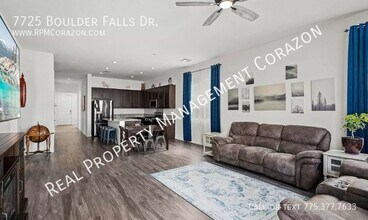 7725 Boulder Falls Dr in Sparks, NV - Building Photo - Building Photo
