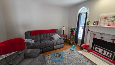 126 Pinecrest Rd in Litchfield, NH - Building Photo - Building Photo