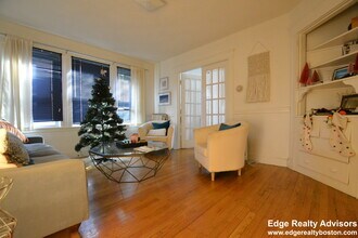 63 Euston Rd, Unit 2 in Boston, MA - Building Photo - Building Photo