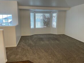 1056 Edgewater Ln in Moses Lake, WA - Building Photo - Building Photo