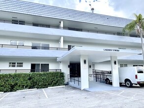 Lakeside at Biscayne Gardens in North Miami, FL - Building Photo - Building Photo