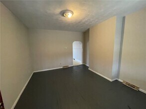 15 Darlington Ave in New Castle, PA - Building Photo - Building Photo