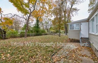 10128 Ashbrook Dr in St. Louis, MO - Building Photo - Building Photo