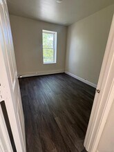 1053 E Main St in Bridgeport, CT - Building Photo - Building Photo