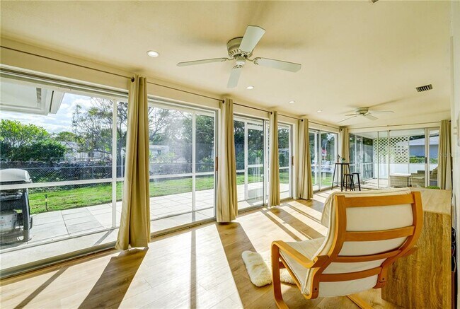 3024 Rose St in Sarasota, FL - Building Photo - Building Photo