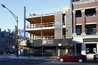 Southport Gateway Apartments in Chicago, IL - Building Photo - Building Photo