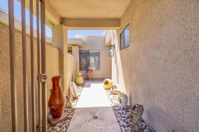72439 Desert Flower Dr in Palm Desert, CA - Building Photo - Building Photo