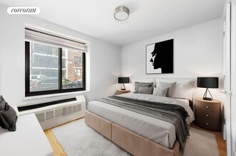 23-33-33 31st Rd in Queens, NY - Foto de edificio - Building Photo