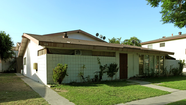 618 W Bellevue Dr in Anaheim, CA - Building Photo - Building Photo