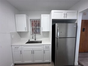 6090 W Flagler St, Unit 408 in Miami, FL - Building Photo - Building Photo