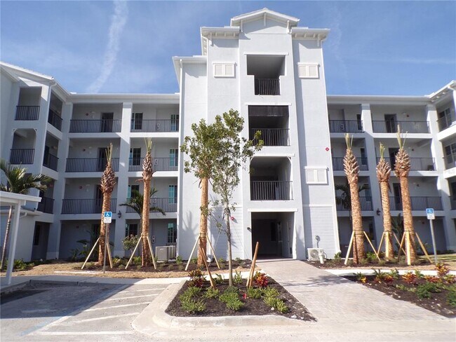 14141 Heritage Landing Blvd in Punta Gorda, FL - Building Photo - Building Photo
