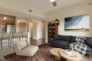 Savoy Place in Pensacola, FL - Building Photo