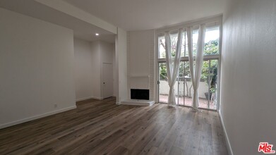 1660 Palisades Dr in Los Angeles, CA - Building Photo - Building Photo