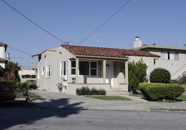 164 Belleview Dr in San Leandro, CA - Building Photo - Building Photo