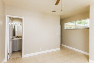 3140 NW 4th Pl in Fort Lauderdale, FL - Building Photo - Building Photo