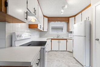 3316 2 St NW in Calgary, AB - Building Photo - Building Photo