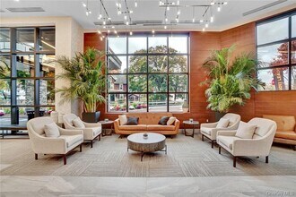 92 Blauvelt Wy in Suffern, NY - Building Photo - Building Photo