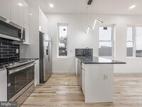 3017 Ridge Ave photo'