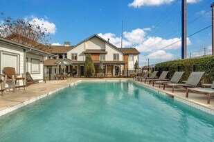 Vivo Living Charlotte (Tryon) in Charlotte, NC - Building Photo