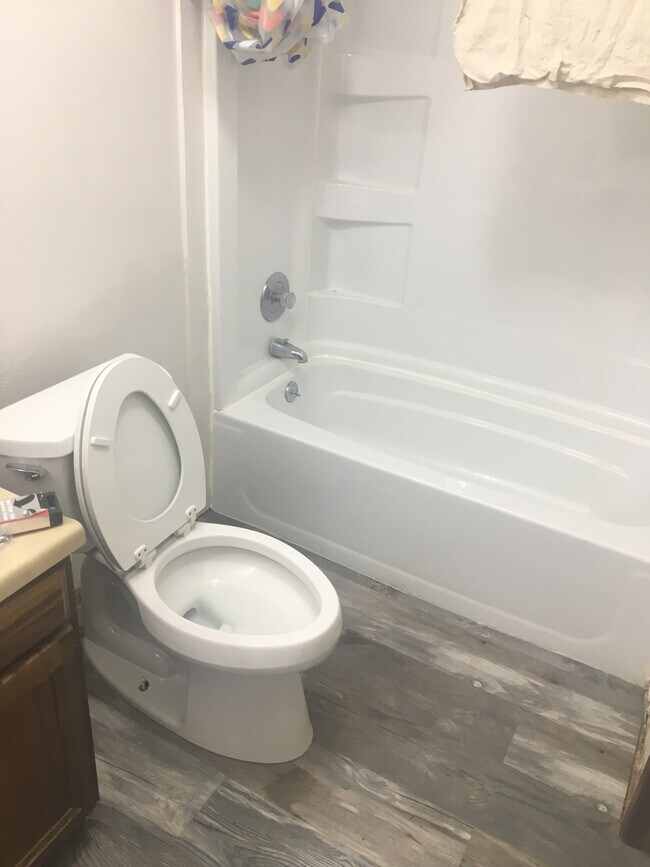 4921 Dartmouth Dr Apartments and Nearby Fairbanks Apartments For Rent