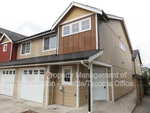 4045 S Warner St in Tacoma, WA - Building Photo - Building Photo
