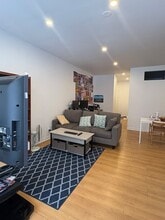 5491 Av. Victoria in Montréal, QC - Building Photo - Building Photo