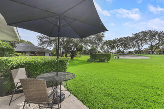 820 Club Dr in Palm Beach Gardens, FL - Building Photo - Building Photo