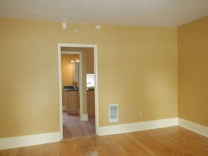 136 NW Florida Ave in Bend, OR - Building Photo - Building Photo