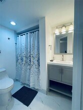 8025 S Colony Cir in Tamarac, FL - Building Photo - Building Photo