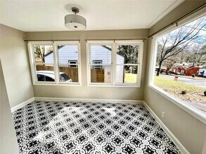1449 Lynford Dr SW in Atlanta, GA - Building Photo - Building Photo