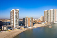 Thorndale Beach North Condominium in Chicago, IL - Building Photo - Building Photo